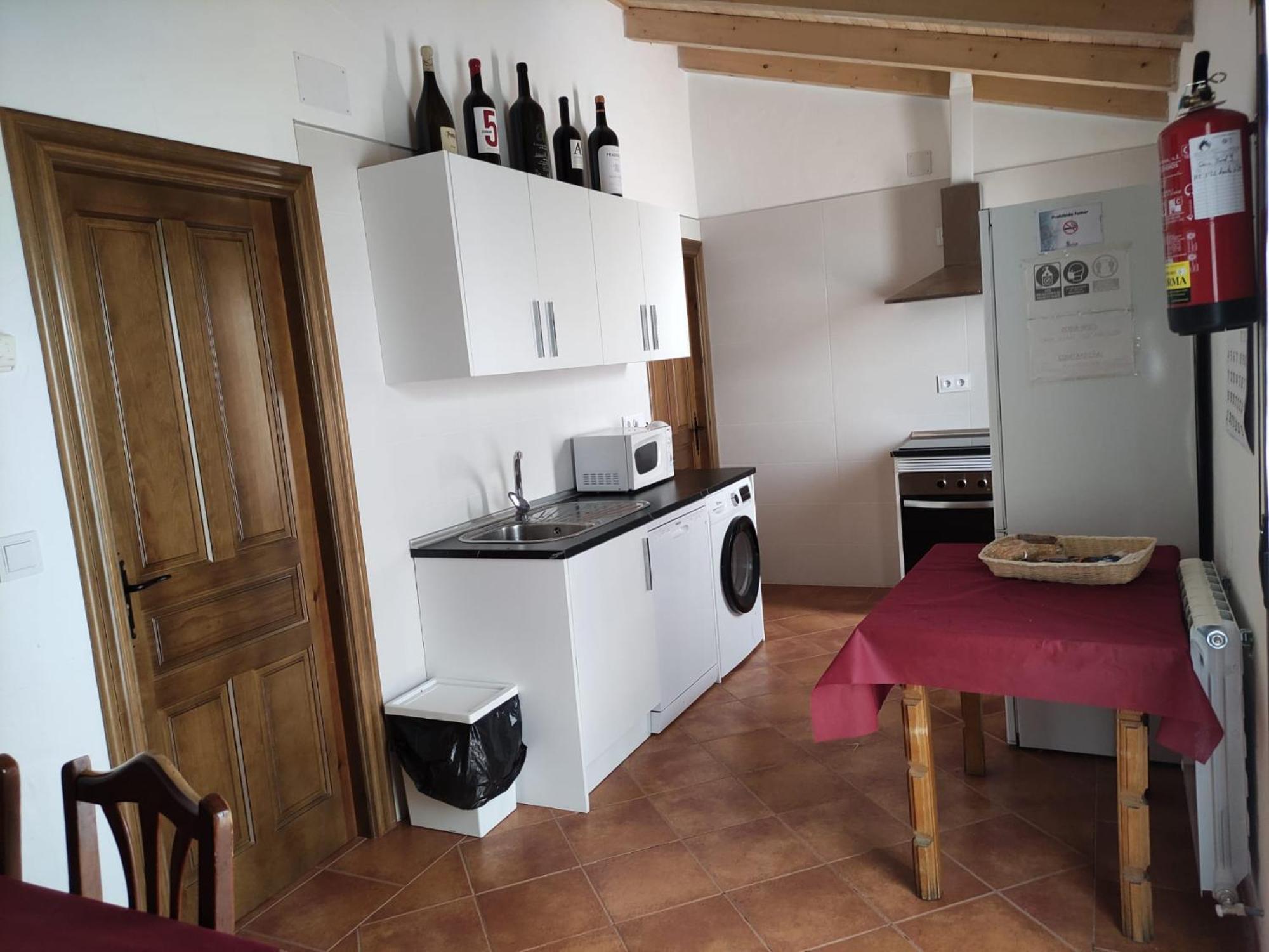 Apartamentos Turisticos Los Abuelos Montemayor de Pililla Εξωτερικό φωτογραφία