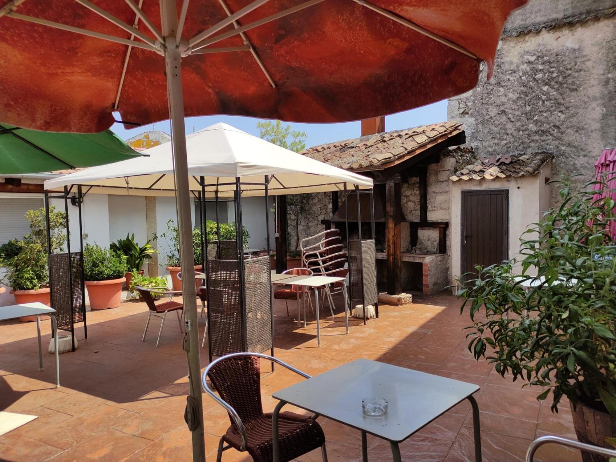 Apartamentos Turisticos Los Abuelos Montemayor de Pililla Εξωτερικό φωτογραφία
