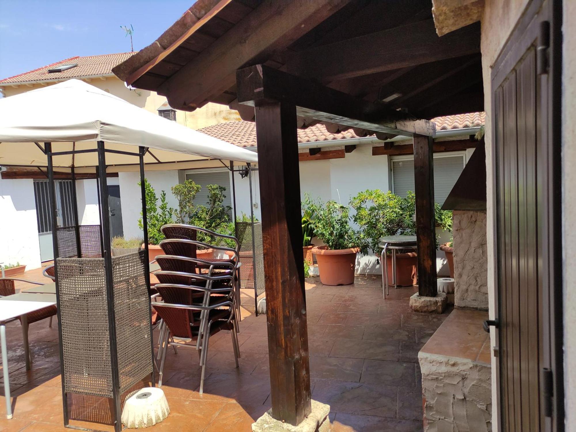 Apartamentos Turisticos Los Abuelos Montemayor de Pililla Εξωτερικό φωτογραφία