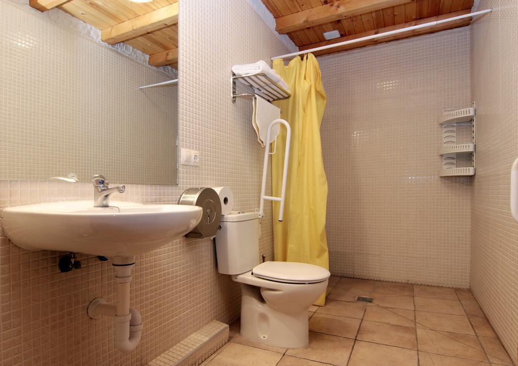 Apartamentos Turisticos Los Abuelos Montemayor de Pililla Εξωτερικό φωτογραφία