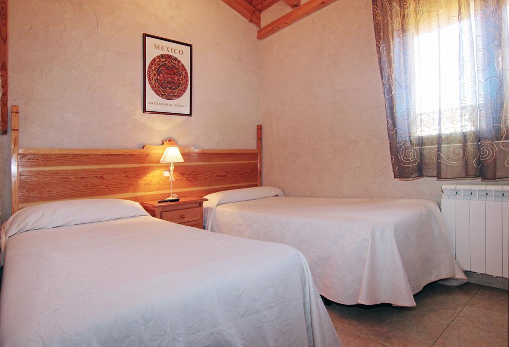 Apartamentos Turisticos Los Abuelos Montemayor de Pililla Εξωτερικό φωτογραφία