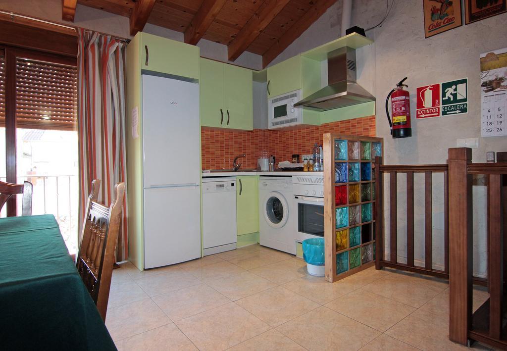 Apartamentos Turisticos Los Abuelos Montemayor de Pililla Εξωτερικό φωτογραφία
