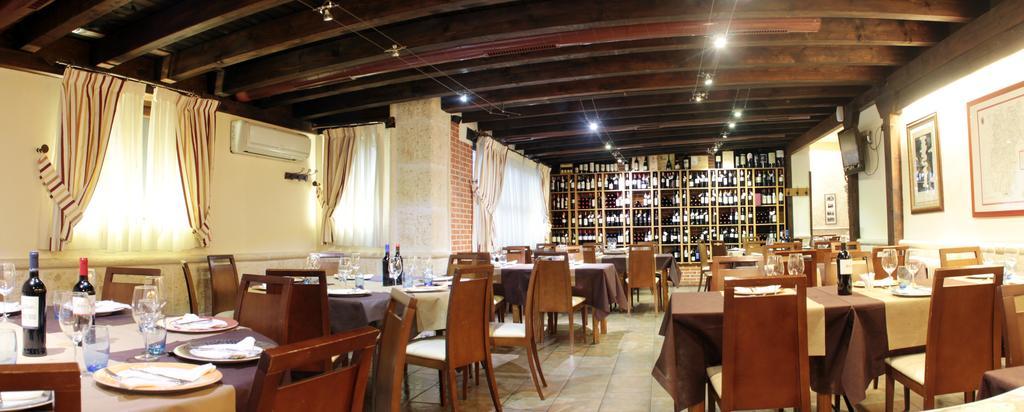 Apartamentos Turisticos Los Abuelos Montemayor de Pililla Εξωτερικό φωτογραφία